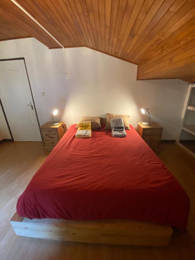 Logement Mansarde Dans Maison Avec Jardin En Bord De Piste, Vue Montagne 레우쉬 외부 사진