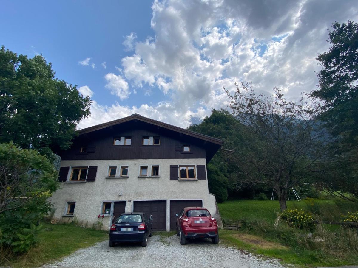 Logement Mansarde Dans Maison Avec Jardin En Bord De Piste, Vue Montagne 레우쉬 외부 사진