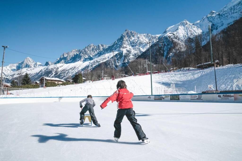 Logement Mansarde Dans Maison Avec Jardin En Bord De Piste, Vue Montagne 레우쉬 외부 사진